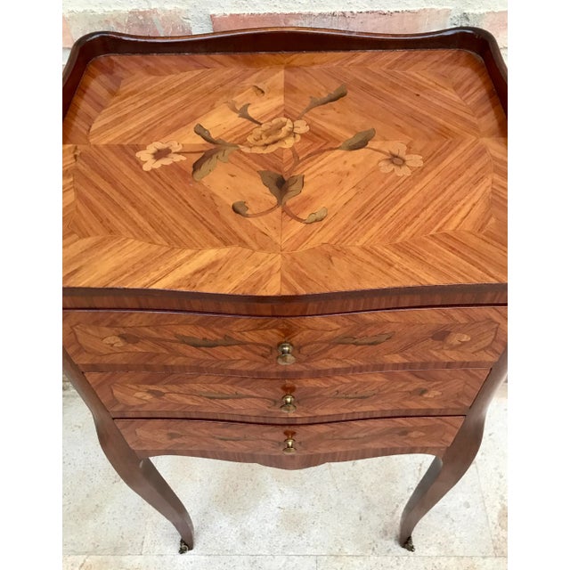 Early 20th Century French Marquetry and Iron Hardware Bedside Tables or Nightstands, Set of 2 For Sale - Image 10 of 13