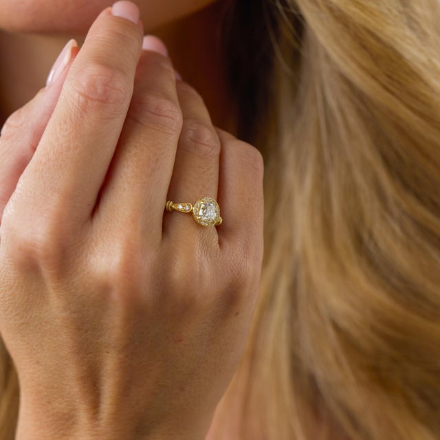 Vintage Gia Diamond 18k Yellow Gold Engagement Ring, Size 6 For Sale - Image 4 of 5