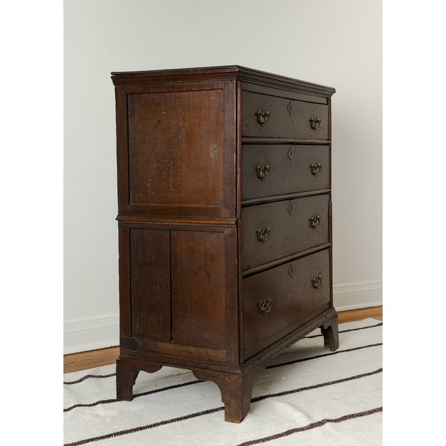 Mid 18th Century English Georgian Chest on Chest, 18th Century For Sale - Image 5 of 10
