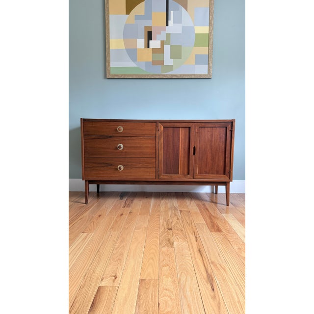 Vintage MCM Petite Credenza Attributed to Jack Cartwright for Founders For Sale In New York - Image 6 of 12
