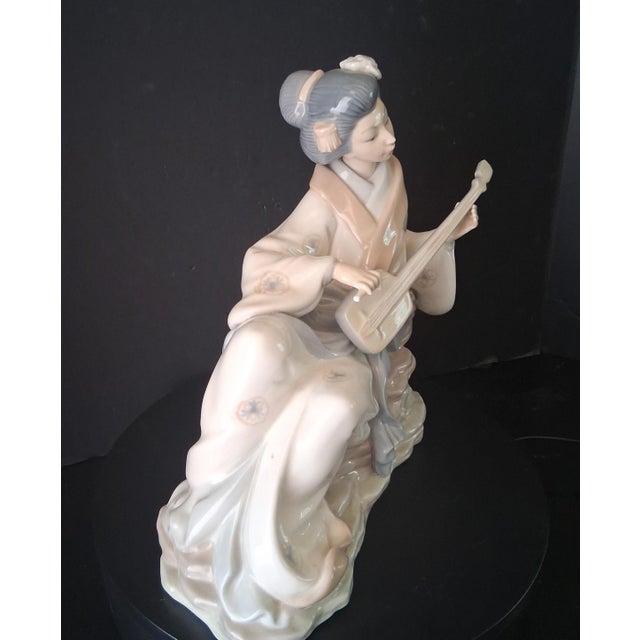 Lladro 1990s Nao Lladro Geisha Playing a Shamisen "Oriental Melody" Model # 227 For Sale - Image 4 of 6