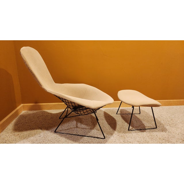 Up for your consideration is a Harry Bertoia for Knoll Bird lounge chair with matching ottoman. Circa 1960. My mother-in-...