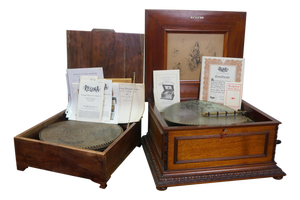 Antique Regina Double Comb 15.5" Music Box Player & 46 Records