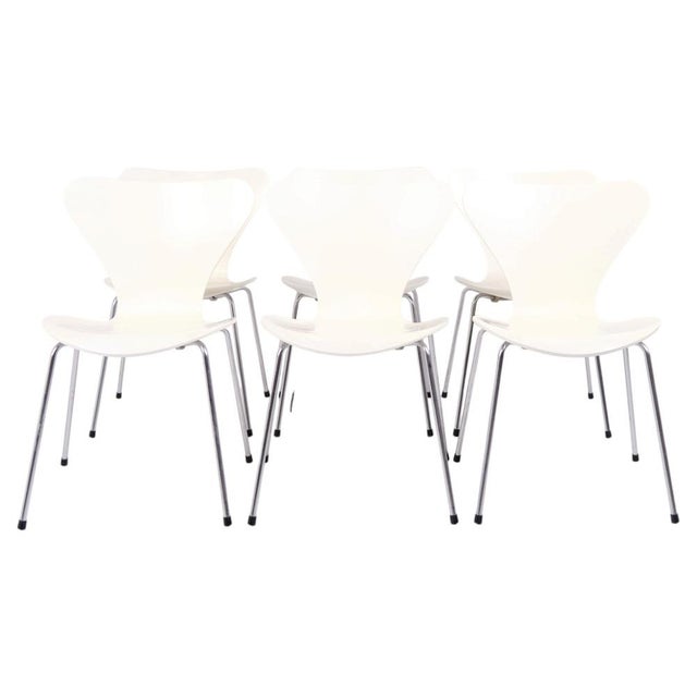 Series 7 Chairs in White Lacquered Veneer with Chrome Frame by Arne Jacobsen for Fritz Hansen, 1988, Set of 6 For Sale - Image 13 of 13