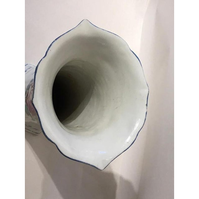 Early 18th Century Porcelain Vase by Richard Ginori For Sale - Image 5 of 15