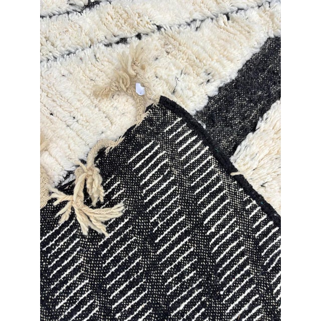 Mid-Century Modern Modern Moroccan Berber Mrirt Wool Rug, 2010s For Sale - Image 3 of 16