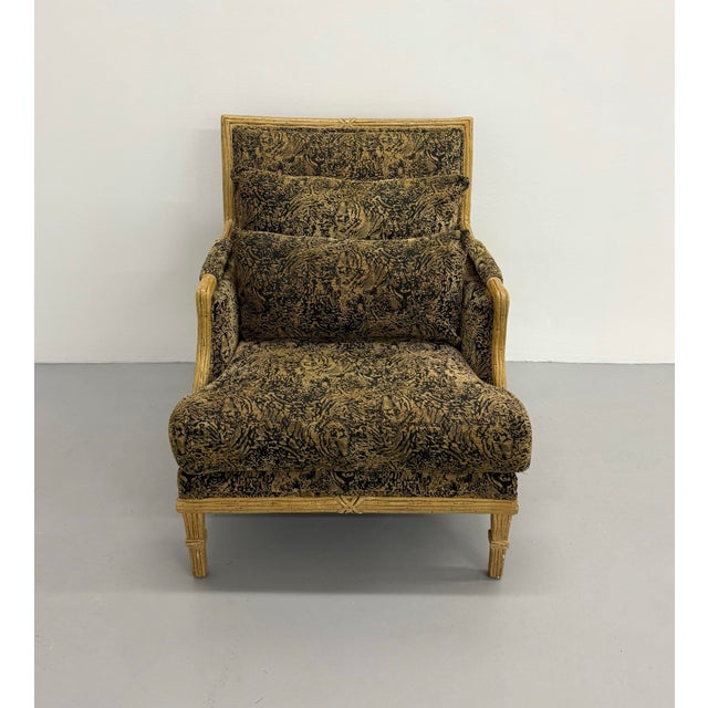 Coastal Vintage Faux Bamboo Lions & Tigers Lounge Chair For Sale - Image 3 of 8
