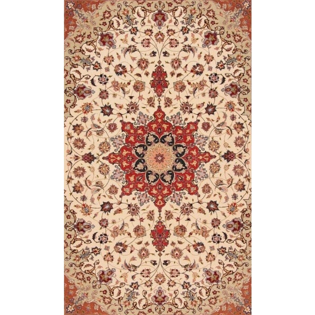 Middle Eastern Rug in Wool For Sale - Image 5 of 11