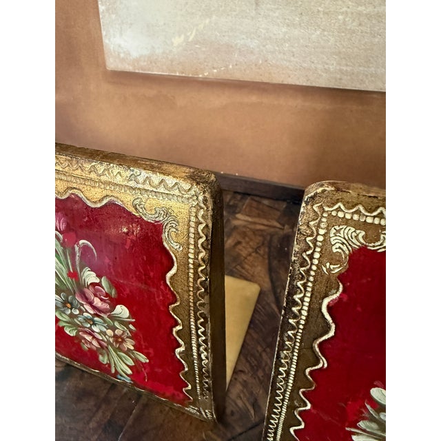 1960s Pair of Italian Florentine Hand-Painted Red Floral Bookends by G. Serraglini Firenze For Sale In Chicago - Image 6 of 12