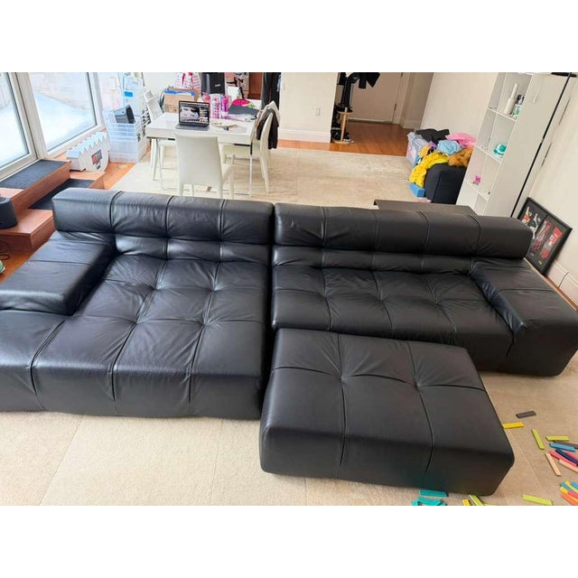 Great piece Attributed to B&B Italia, in black leather. I has some regular use marks but its in perfect shape, no...