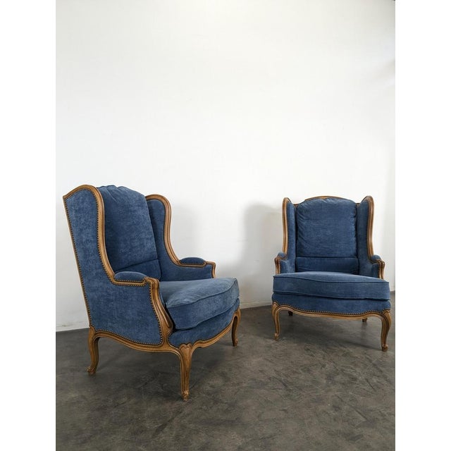 Louis XV Style Wingback Lounge Chairs in Blue Velvet, Set of 2, in Very Good conditions.