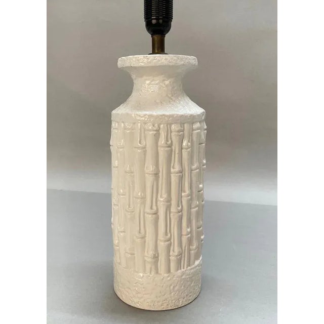 Mid-Century Italian White Ceramic & Faux Bamboo Table Lamp by Tommaso Barbi, 1970s For Sale - Image 9 of 17