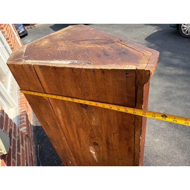 Antique early American premitive style corner cabinet Solid wood frame, circa 19th century Approximate measures : 19''...