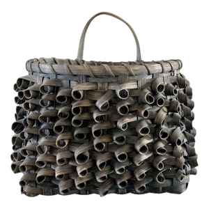 Mid 20th-Century Ash Splint Curly Weave Basket Wall Pocket in the Manner of Woodland Basket Makers of the Late 1800s