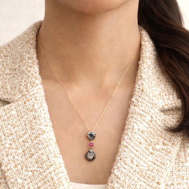 Metal Natural Tahitian Pearl and Ruby 14ct Yellow Gold Pendant - Fei Liu For Sale - Image 7 of 8