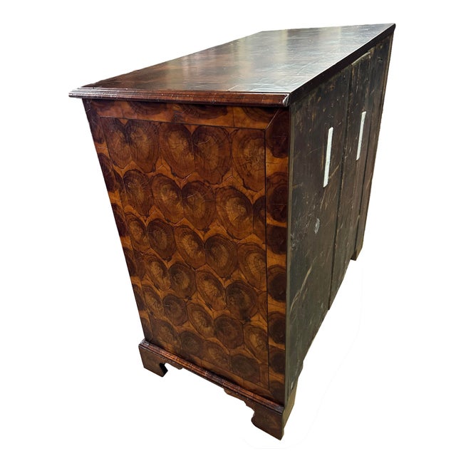 Late 19th Century William and Mary Style Oyster Burl Veneer Chest of Drawers - Antique For Sale - Image 9 of 10