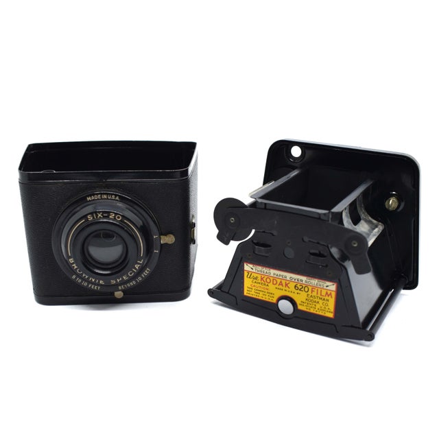 Early 20th Century Kodak Six-20 Brownie Special Box Camera For Sale - Image 10 of 10