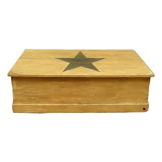 Folk Art Painted Blanket Box with Barn Star Design, 1890s For Sale
