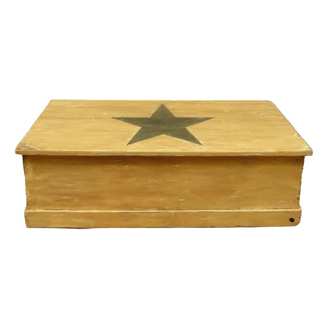Folk Art Painted Blanket Box with Barn Star Design, 1890s For Sale