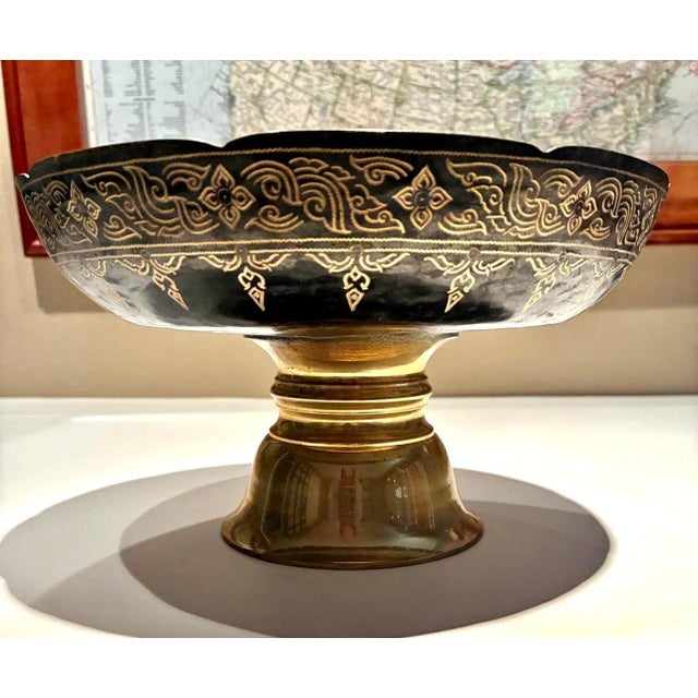 Mid-Century Modern Footed Brass Bowl with Etched Gold Detailing For Sale - Image 3 of 10