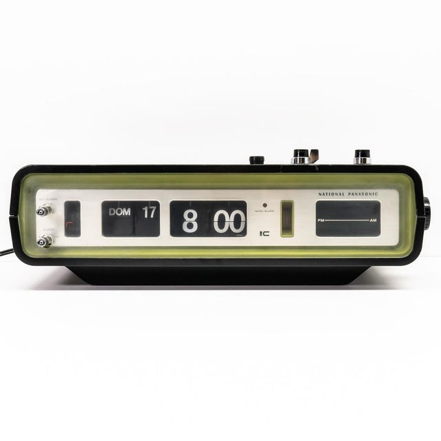 ➝ vintage national panasonic rc 707b flip clock radio with alarm and day/date calendar (1973 - 220v 50hz) - a true...