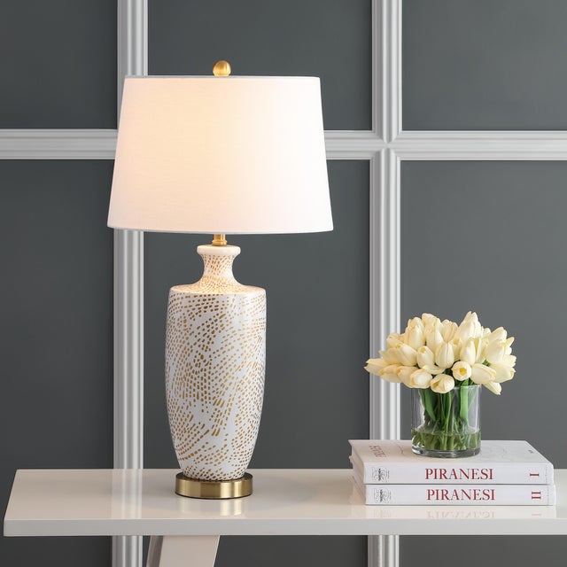 Pattered Vase Table Lamp - White & Gold For Sale - Image 4 of 5