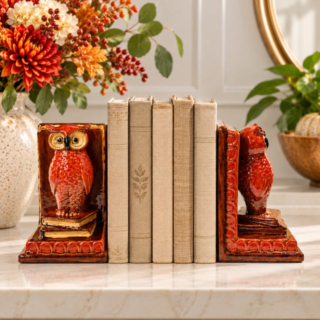 A charming pair of vintage ceramic owl bookends featuring beautifully detailed Great Horned Owls perched atop sculpted...