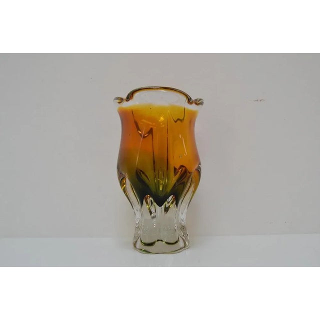 Art Glass Vase attributed to Josef Hospodka for Glasswork Chribska, 1960s For Sale - Image 4 of 11