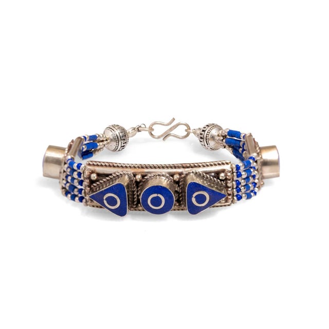 Nepal Design Lapis Lazuli & Silver Bohemian Bracelet For Sale In Miami - Image 6 of 7