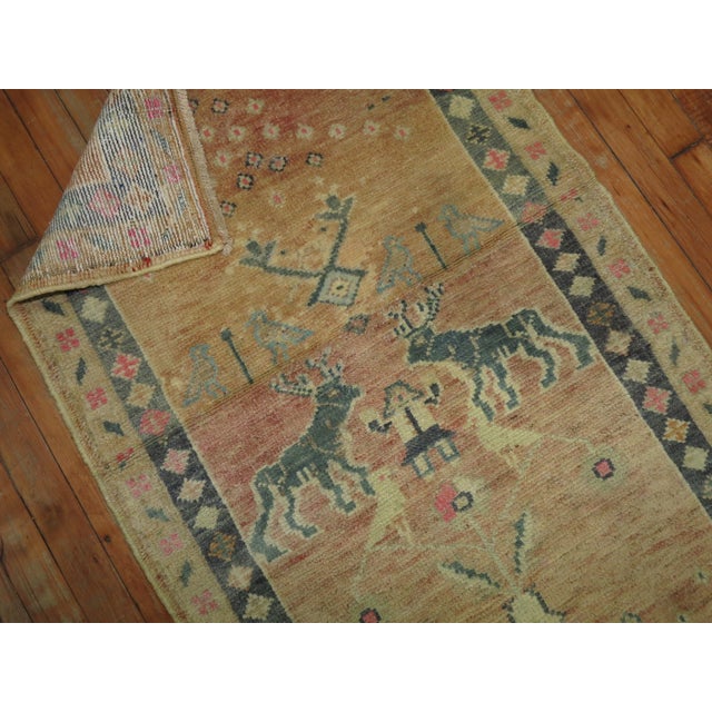 Vintage Turkish Deer Rug, 2'5'' X 4'6'' For Sale In New York - Image 6 of 6