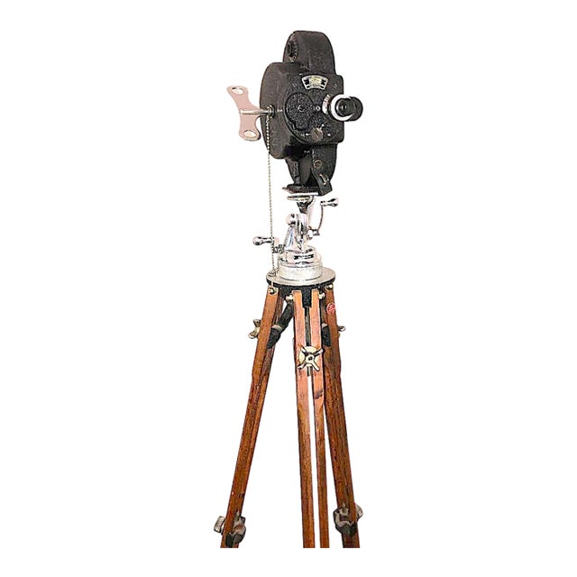 Early 20th Century Hollywood Movie Camera, Circa 1923, Fully Original With Geared Head and Maple Wood Tripod Legs For Sale