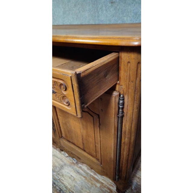 18th Century Louis XV Buffet in Carved Wood For Sale - Image 6 of 12