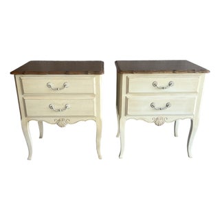 Late 20th Century Pair of Ethan Allen French Country Nightstands For Sale