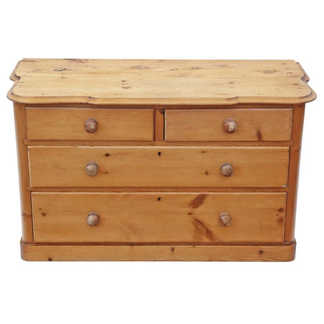 Antique 19th Century Large Pine Chest of Four Drawers – Fine Quality A charming 19th-century pine chest of four drawers...