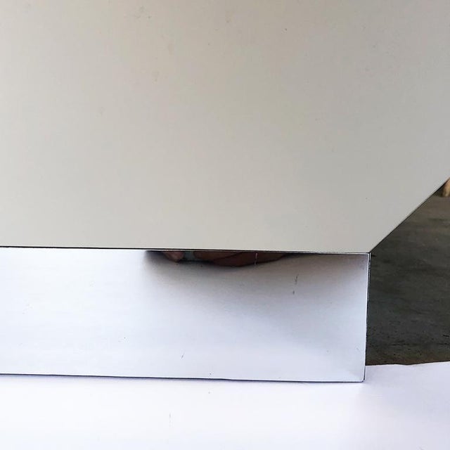 1970s Mid-Century Modern White Square Lacquered Coffee Table With Glass Top and Plinth Base by Directional For Sale In Oklahoma City - Image 6 of 12