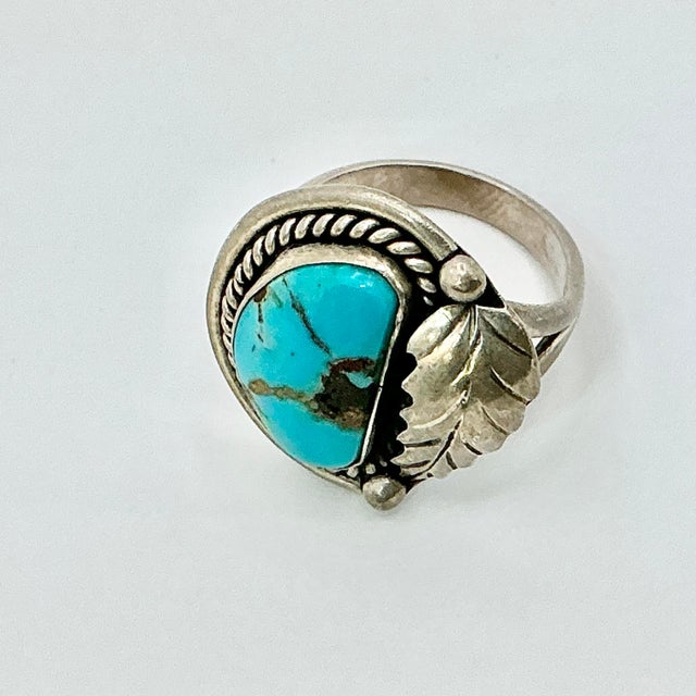 1970s Vintage Southwestern Navajo Boho Chic Sterling Leaf & Turquoise Ring, Size 7.25. For Sale - Image 6 of 10