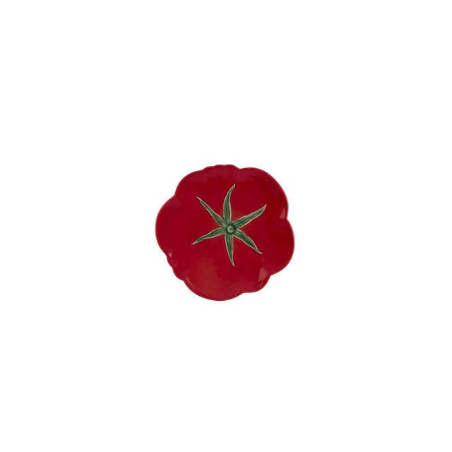 Tomatoes are a perfect example on how the creative non-conformity and functionality do not exclude themselves: the artist...