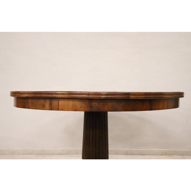 Antique Round Table in Walnut, 1800s For Sale - Image 10 of 11