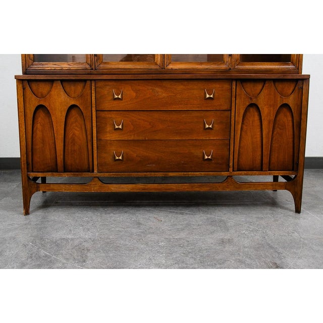 Mid Century Modern Credenza China Cabeint Broyhill Brasilia Display Vintage MCM For Sale - Image 10 of 12
