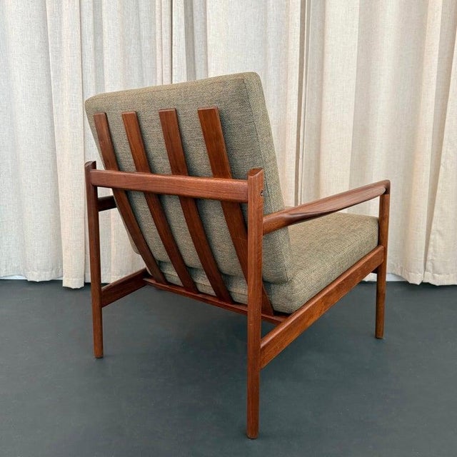 1960s Scandinavian Modern Teak Lounge Chair by Ib Kofod-Larsen for Selig For Sale - Image 5 of 10