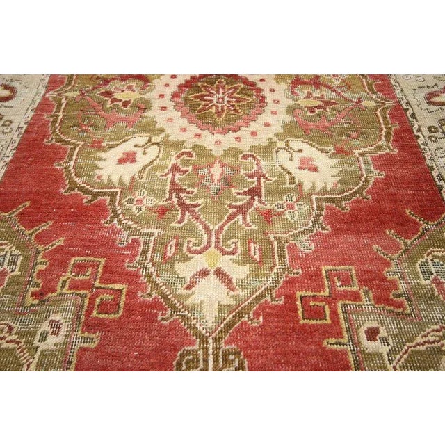 Distressed Vintage Turkish Oushak Accent Rug - 3′2″ × 5′9″ For Sale In Dallas - Image 6 of 7