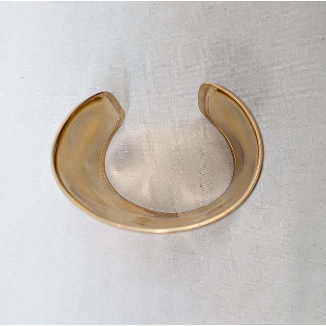1970s Vintage 1977 Signed Napier Ad Piece Goldtone Wide Wavy Cuff Bracelet For Sale - Image 5 of 11