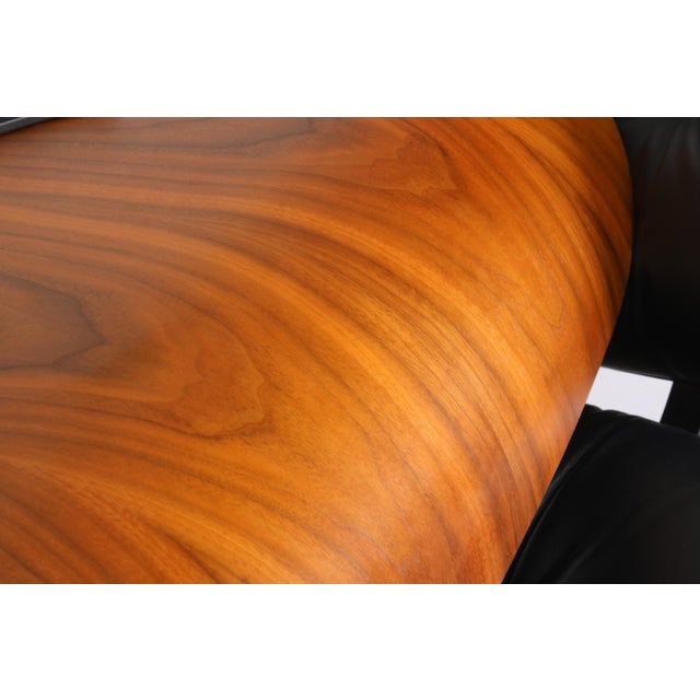 Black Herman Miller 670 Walnut Lounge and Ottoman by Charles and Ray Eames in MCL Leather For Sale - Image 8 of 12