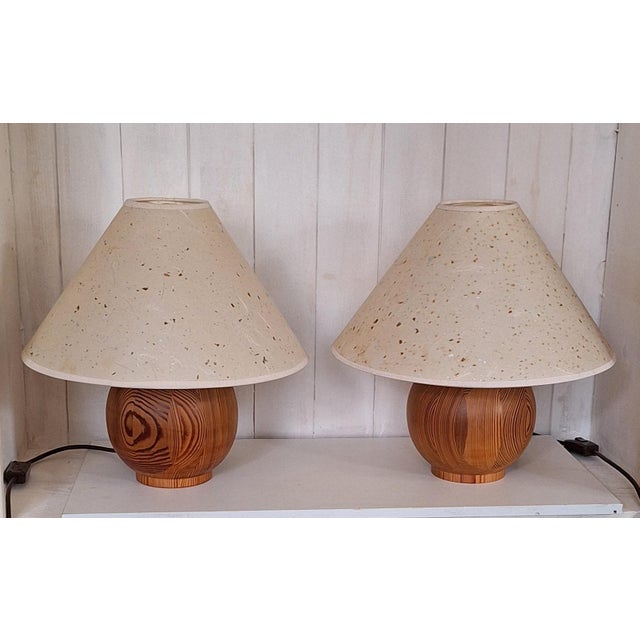 Vintage Table Lamps with Round Pine Base, 1970s, Set of 2, in Very Good conditions. Designed 1970 to 1979 European Plug...