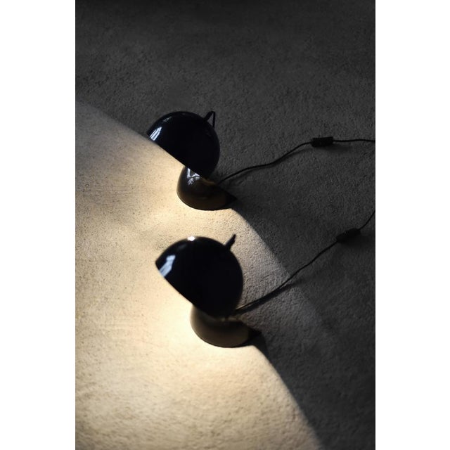 Artemide Vintage Modern Black Dalù Table Lamp by Vico Magistretti for Artemide, 1960s, Set of 2 For Sale - Image 4 of 10