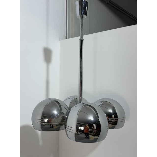 Reggiani Space Age Chromed Metal 4-Light Chandelier in the style of Reggiani, 1970 For Sale - Image 4 of 8
