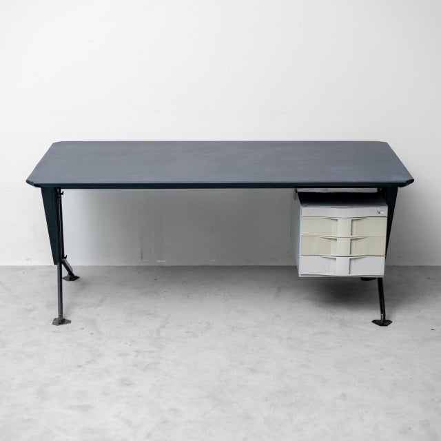 Metal and Blue Leather Arco Desk by BBPR for Olivetti, 1960s For Sale - Image 3 of 12