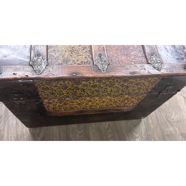 Antique 19th Century Victorian Flat Top Travel Trunk For Sale - Image 12 of 12