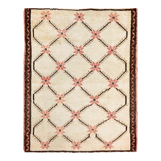 Galerie Shabab Collection Mid-20th Century Turkish Anatolian Rug For Sale