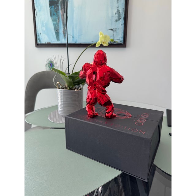 Richard Orlinski Gorilla Christmas Edition – Red Metallic Contemporary Sculpture For Sale In Miami - Image 6 of 11